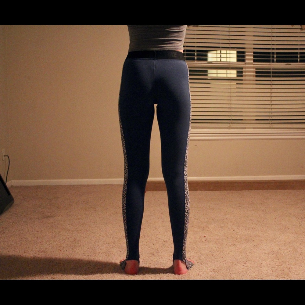 New Nike Composition Leggings - Picture 3 of 4